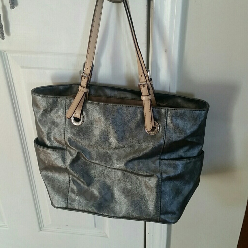 Michael kors pocketbook!